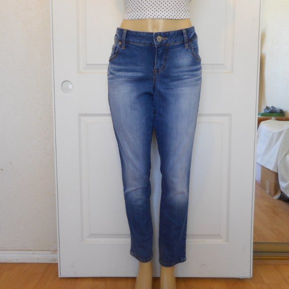 🌸SOLD🌸 TORRID JEANS Size 12 Boyfriend Denim - Picture 2 of 14